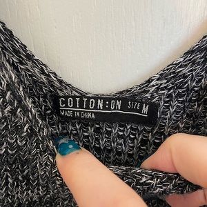 Cropped knitted tank top